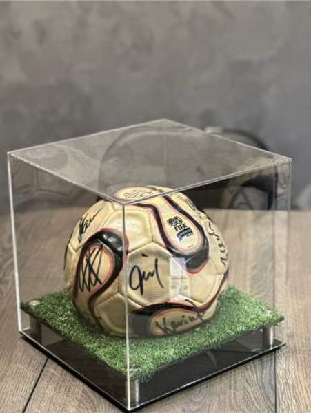 Подставка под футбольный мяч акриловая