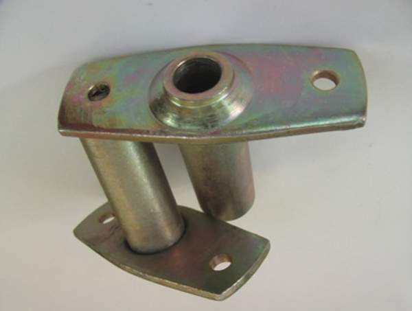 Подуключина стальная литая оцинкованная 12 мм врезная