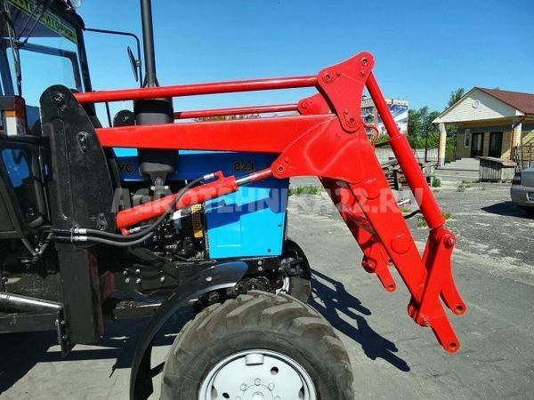 Погрузчик фронтальный навесной ПФН-0.9М