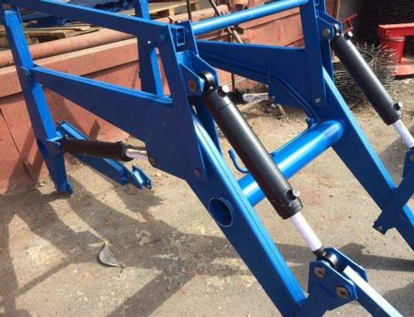 Погрузчик фронтальный пку 0.8