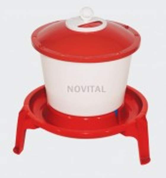 Поилка на ножках 9 литров