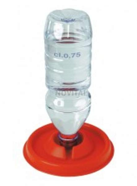 Поилка под пластиковую бутылку