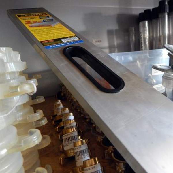 Правило-уровень 3,0м, алюминиевый, 2 глазка, 2 ручки, усилен прямоуг профиль, с ребром