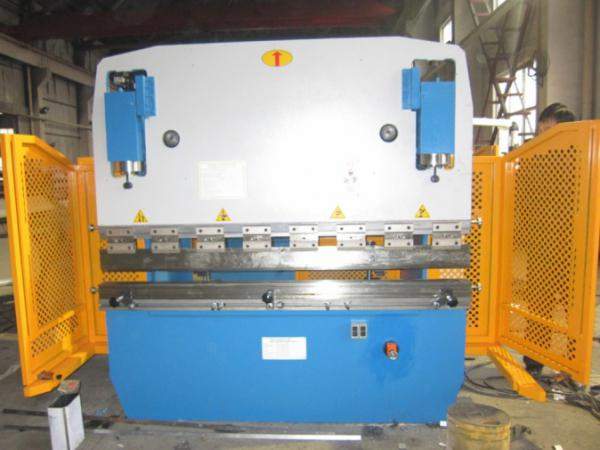 Пресс гидравлический листогибочный WC67Y-40/2500