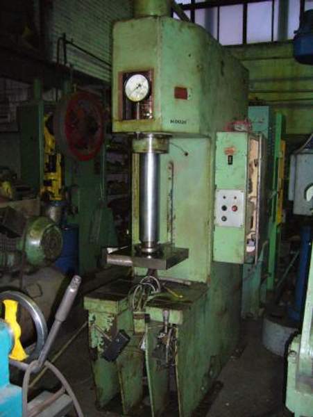 Пресс гидравлический п6328б(п6328),есть п6330