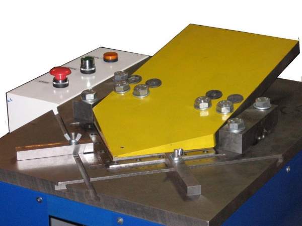 Пресс угловырубной УВП-М