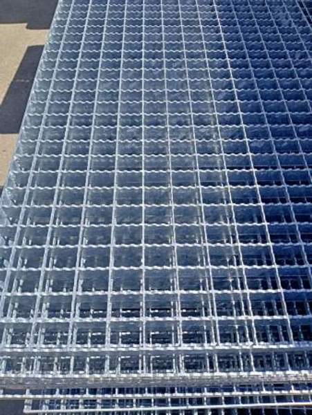 Прессованный решетчатый настил 33х33/30х2 1000х1000
