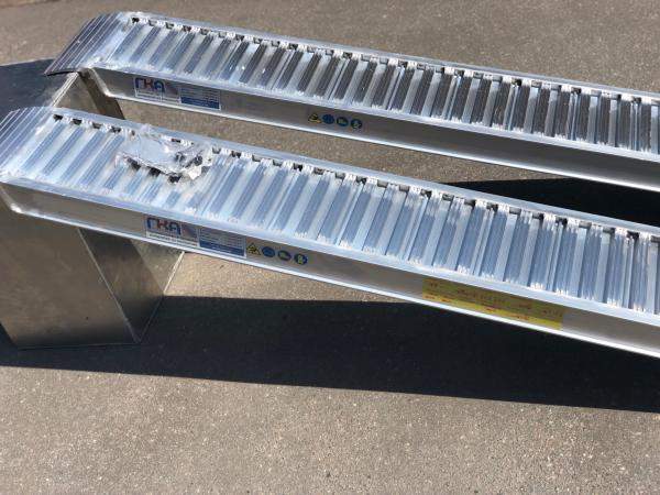 Приставные алюминиевые сходни 2,4 тонны