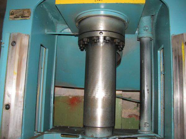 Продам ДГ2430 Пресс гидравлический для пластмасс