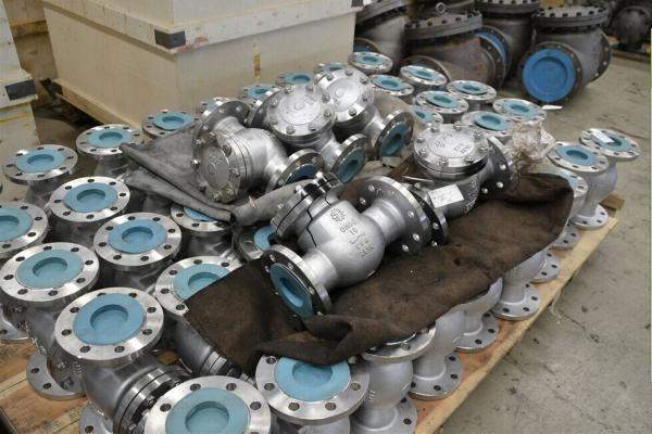 Продаю дешево 19нж53нж клапаны обратные нержавеющие Китай