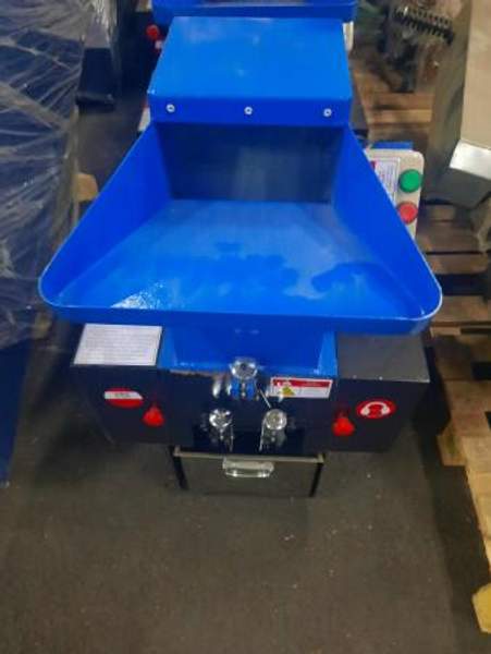 Продаю дробилку XFS-180 для твердого пластика