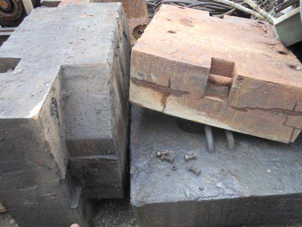 Продаю контргруза на гусеничные краны МКГ-25, МКГ-40, СКГ-40/63, СКГ-63/100.