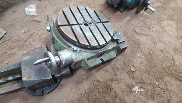 Продаю стол глобусный поворотный диам. 400 мм.