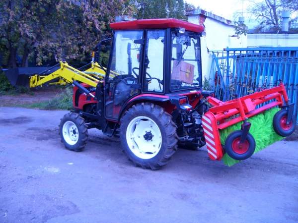 Продаю Трактор Foton те 254 с погрузчикам и щеткой