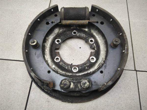 Пыльник барабана тормозного правый УАЗ Патриот (3163) 2005- (УТ000218160)