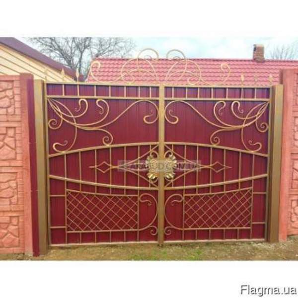 Распашные ворота с ковкой и профлистом