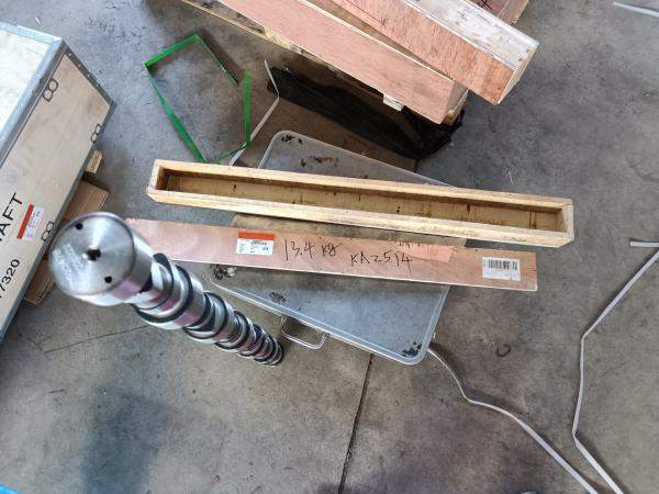 Распредвал Cummins 6CT C8.3 SAA6D114