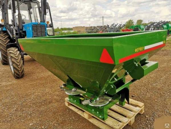 Разбрасыватель удобрений РУМ 1100 навесной