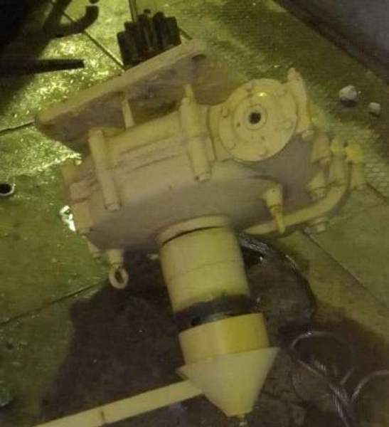 Редуктор поворота стрелы дгку червячный ДГК 06.16.100-02