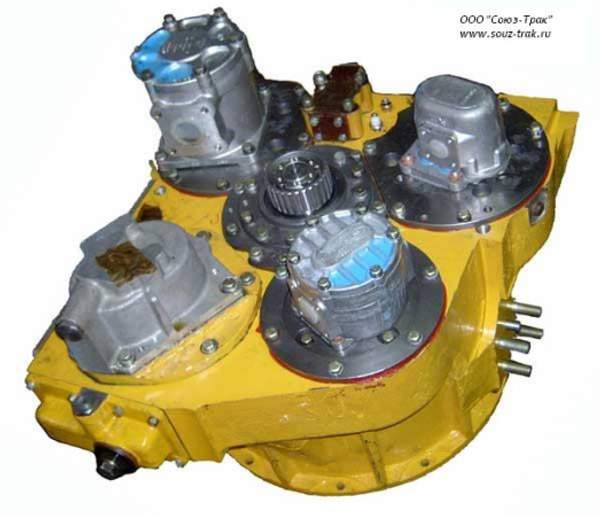 Редуктор привода насосов, РПН трактора