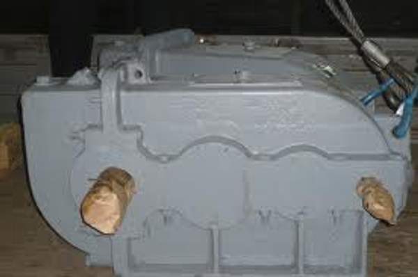 Редукторы крановые цилиндрические трехступенчатые вертикальные (фланцевые) типа ВК-550