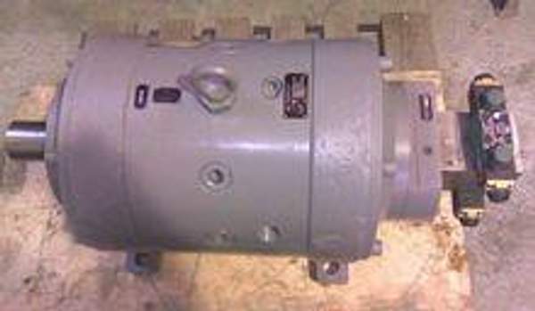 Регулируемый аксиально-поршневой насос НАМ 74М 224/320