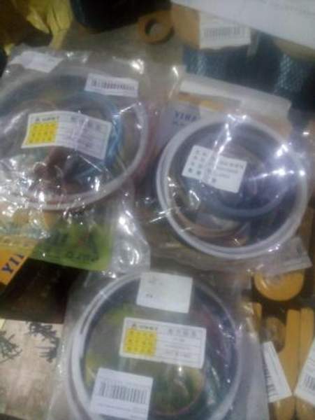 Ремкомплект гидроцилиндра переворота ковша SDLG 956