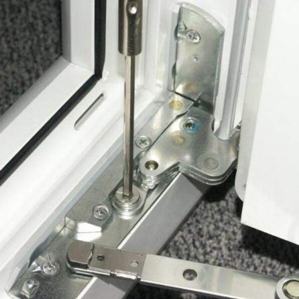 Ремонт балконных дверей ПВХ Одесса. Ремонт окон.