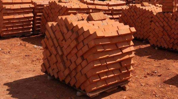 Розничная продажа рабочего (строительного) кирпича М100 – М200