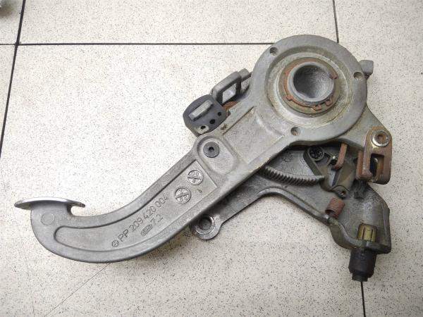 Рычаг тормоза стояночного Mercedes Benz W211 E-Klasse (УТ000216444) Оригинальный номер A2204201284