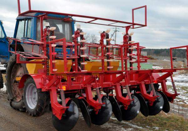 Сажалка пророщенного картофеля СПК