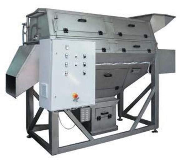 Щеточная машина для очистки и полировки корнеплодов