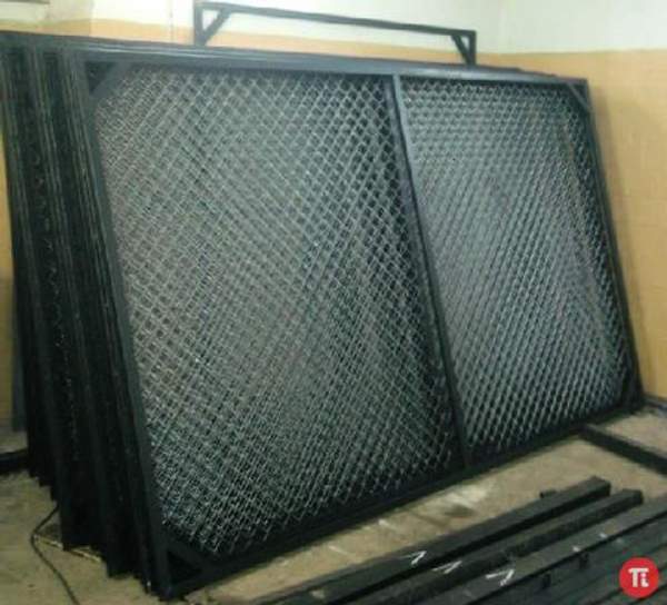 Секции металлические с сеткой рабицей