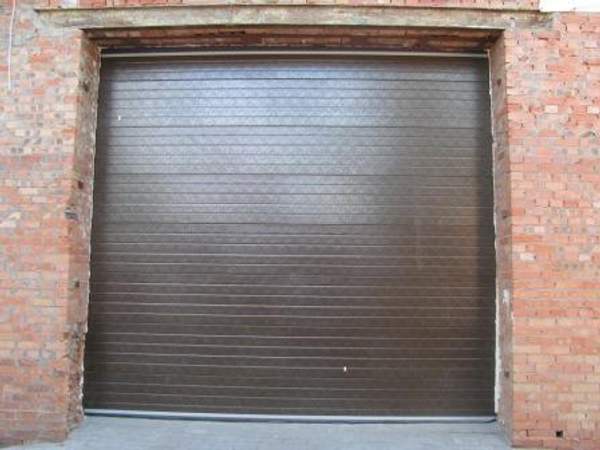 Секционные гаражные ворота 2750х2135 DoorHan