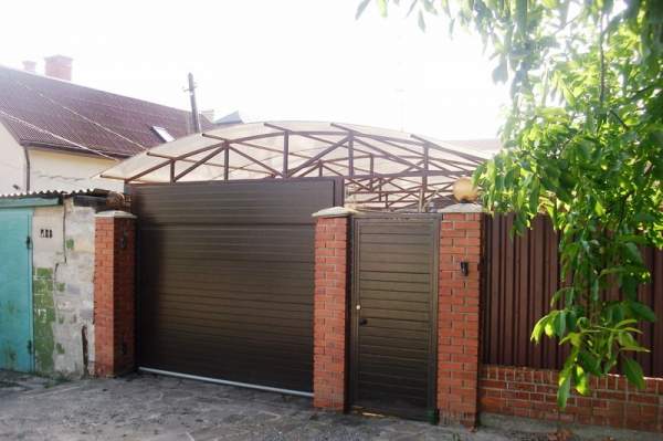 Секционные гаражные ворота 2750х2235 DoorHan