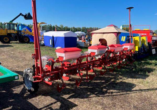 Сеялка точечного высева СУПН-8