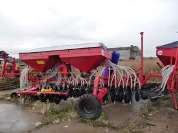 Сеялки пневматические универсальные СПУ-6ЛД