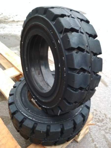 Шина IST 5.00-8 STANDART Цельнолитая