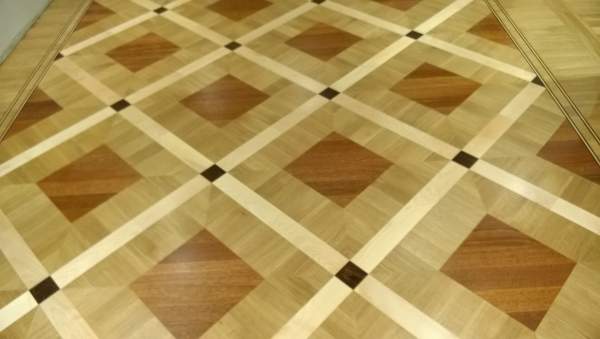 Шлифовка полов и покрытие лаком в три слоя по тарифу "Евро"