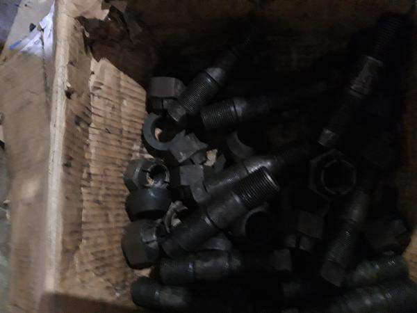 Шпилька ступицы 700-29-2369