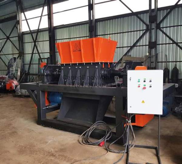 Шредер промышленный двухвальный ШДП-1000 (универсальный измельчитель отходов)