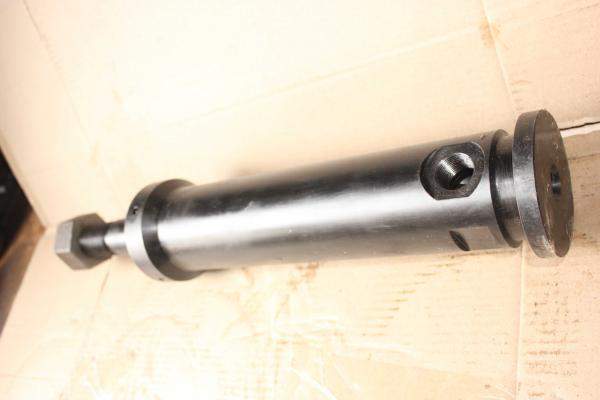 Шток поршня буровго насоса с гайкой 8Т-650