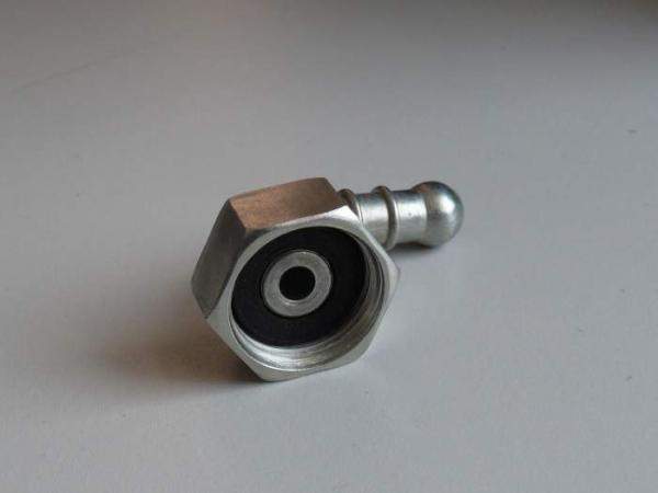 Штуцер угловой с внутренней резьбой 1/2" для шланга 9 мм.