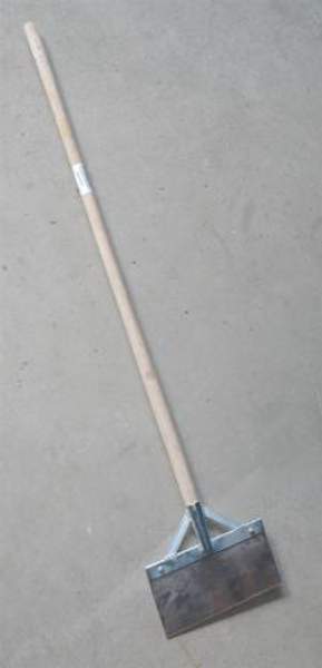 Скребок 300 мм на стержне 135см.