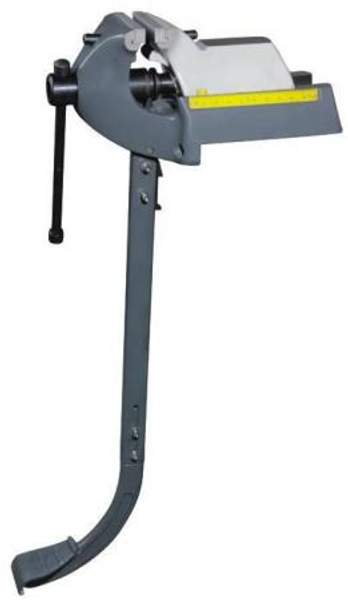 Слесарные (верстачные) тиски Optimum WBS135