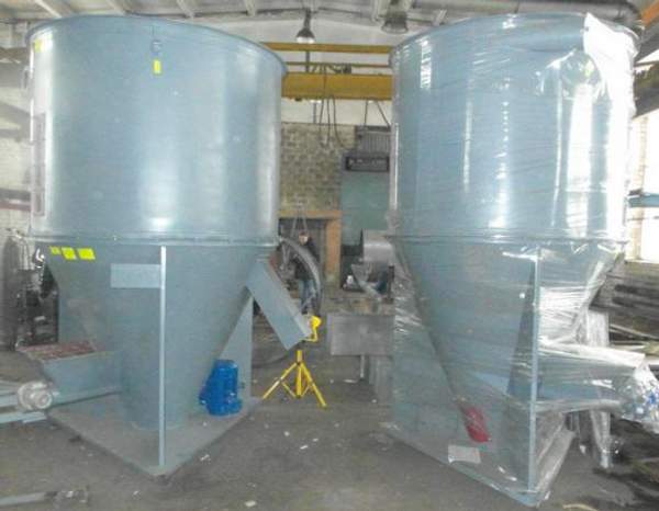 Смеситель вертикальный СВ-1,7Ш