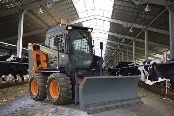 Снеговой отвал 1800 мм с гидравлическим поворотом