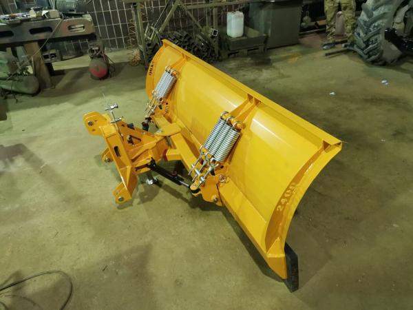 Снежный передний поворотный отвал ОС 1600 для тракторов