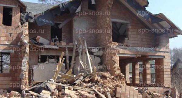 Снос кирпичного дома