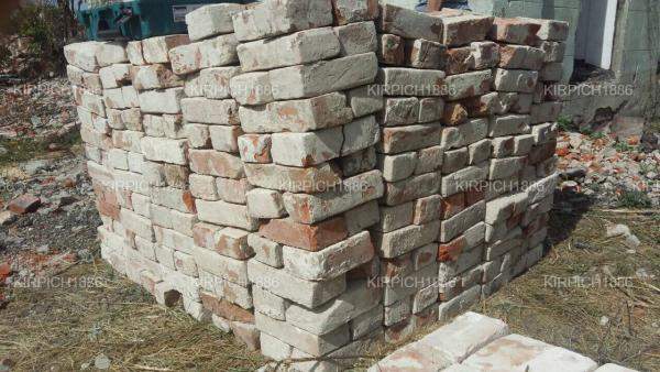 Состаренный старый кирпич ручной формовки 18 века для реставрации